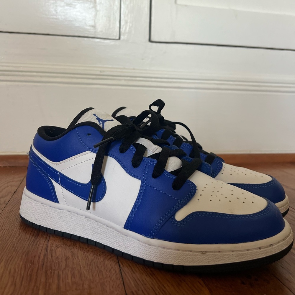 Jordan 1 Retro Low - Royal Blue 
6.5 Mens/ Youth
8 Womens